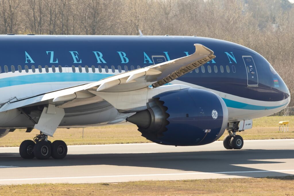 Azerbaijan Airlines is continuing its fleet refreshment in the long term with an order for eight 787 8s