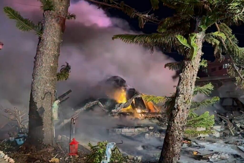 Beechcraft crash Florida mobile home park