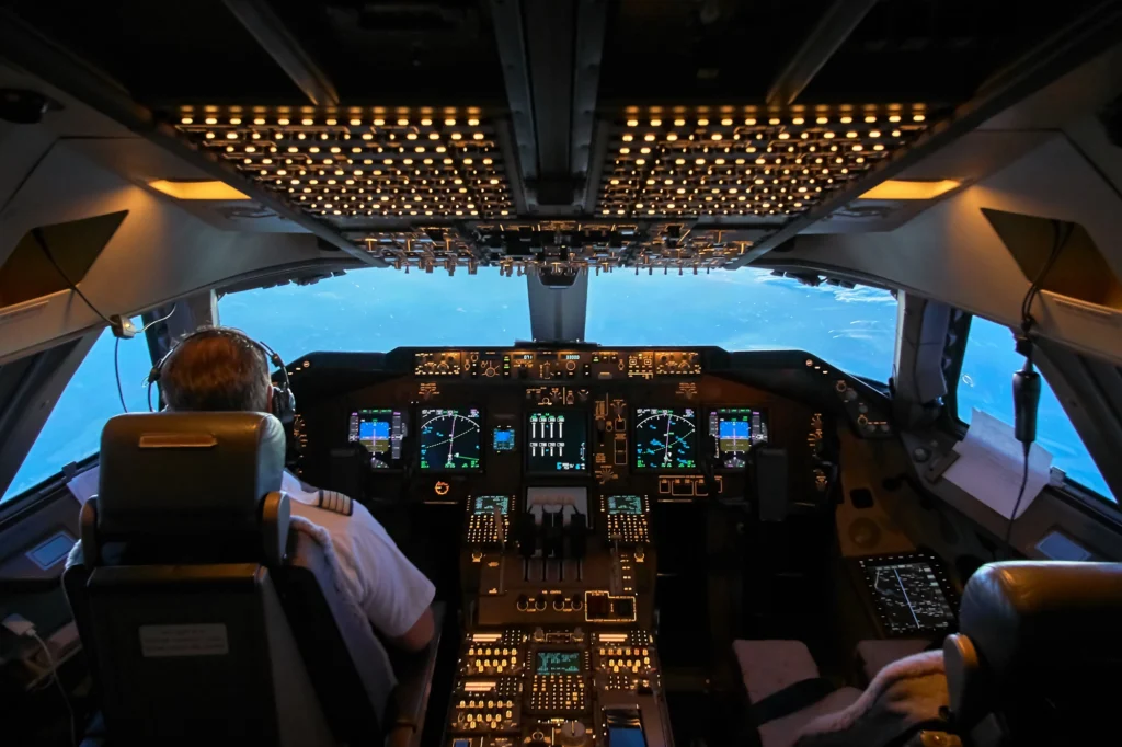 Boeing 747 flight deck overview Boeing 747 flight deck overview