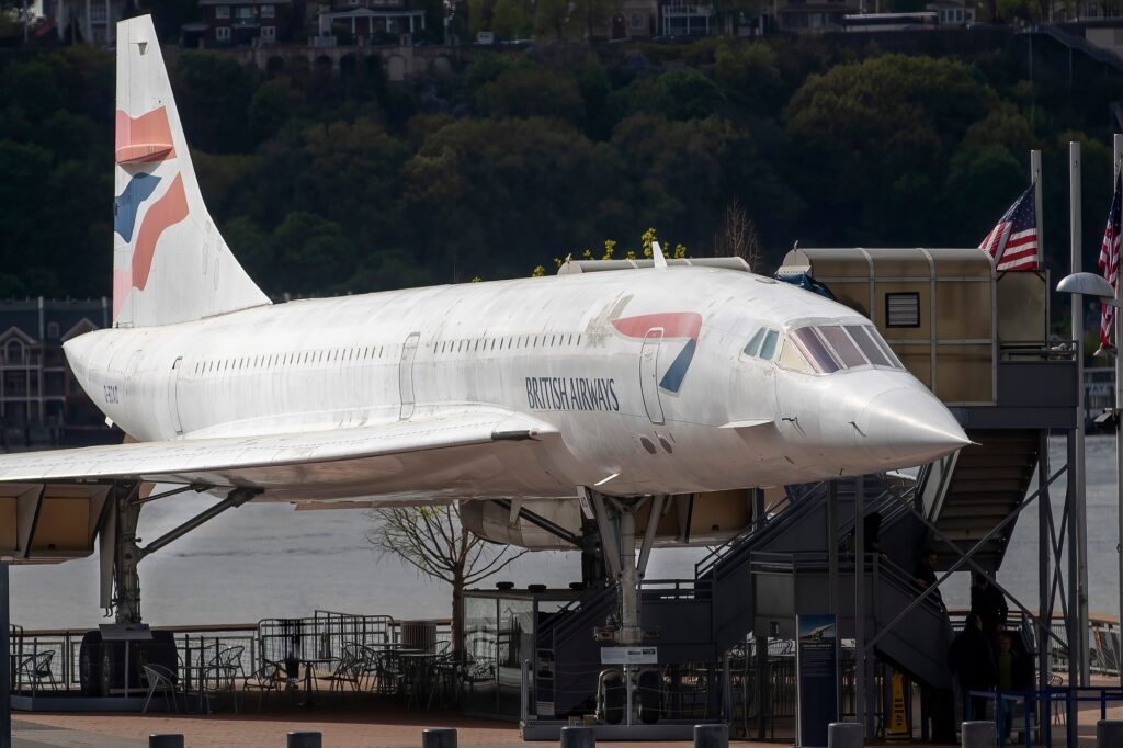 Concorde that is on display at the Intrepid museum is getting a respray