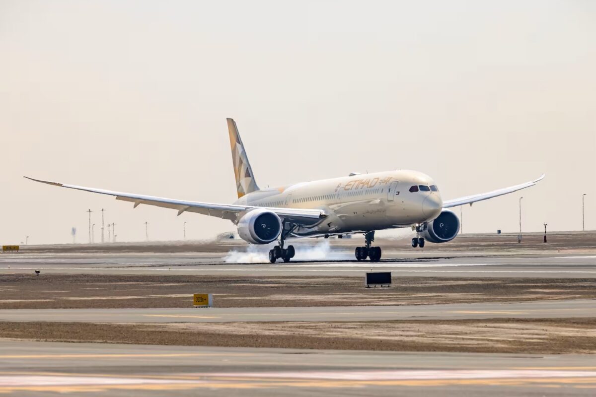 Etihad welcomes first of four new Boeing 787 Dreamliners
