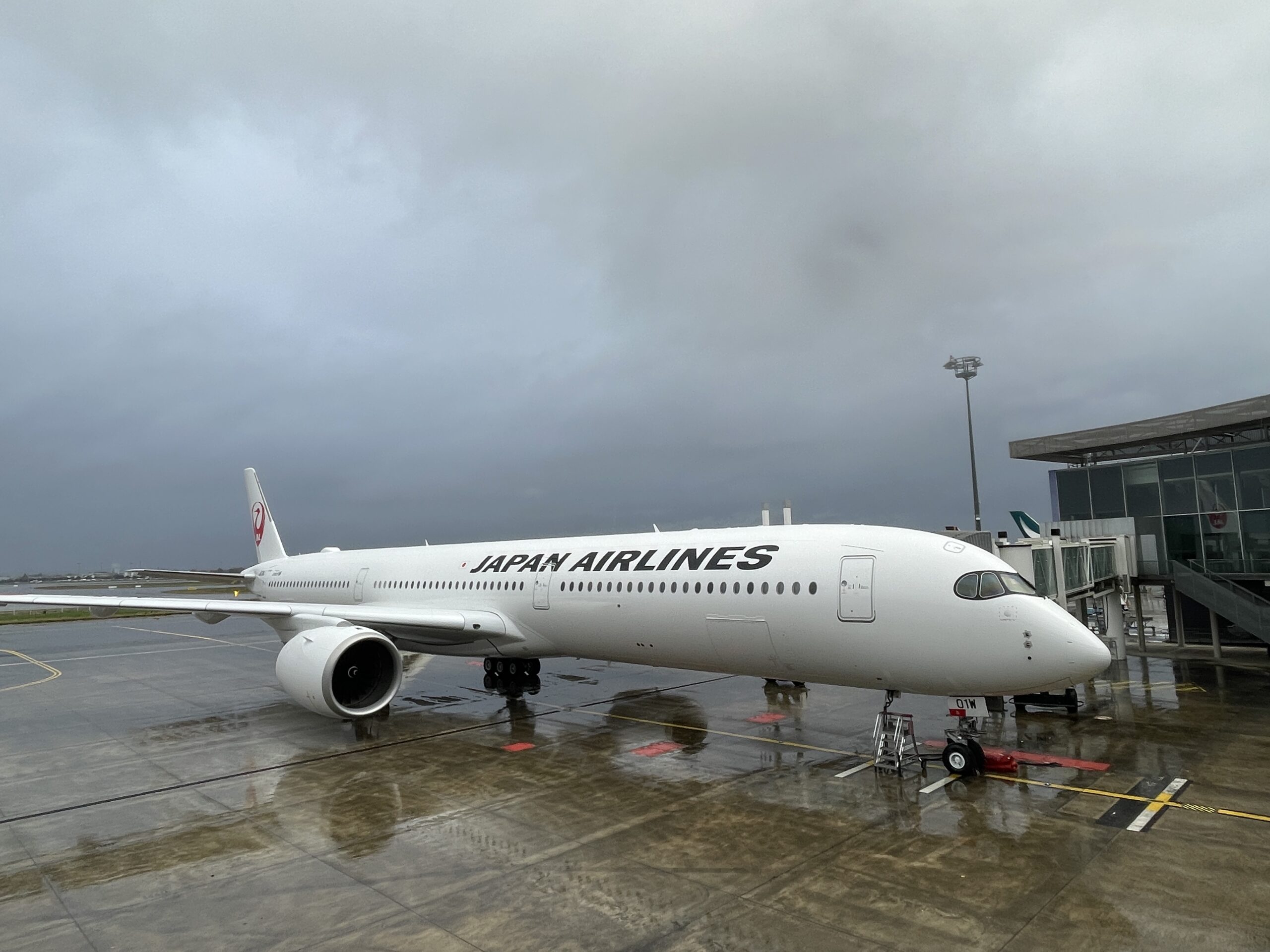 UPDATED – Front row view of Japan Airlines' first Airbus A350-1000