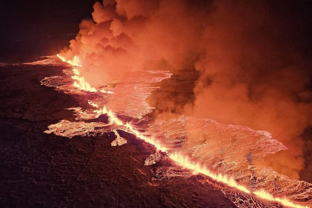 Iceland volcano erupt