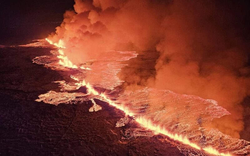 Iceland volcano erupt