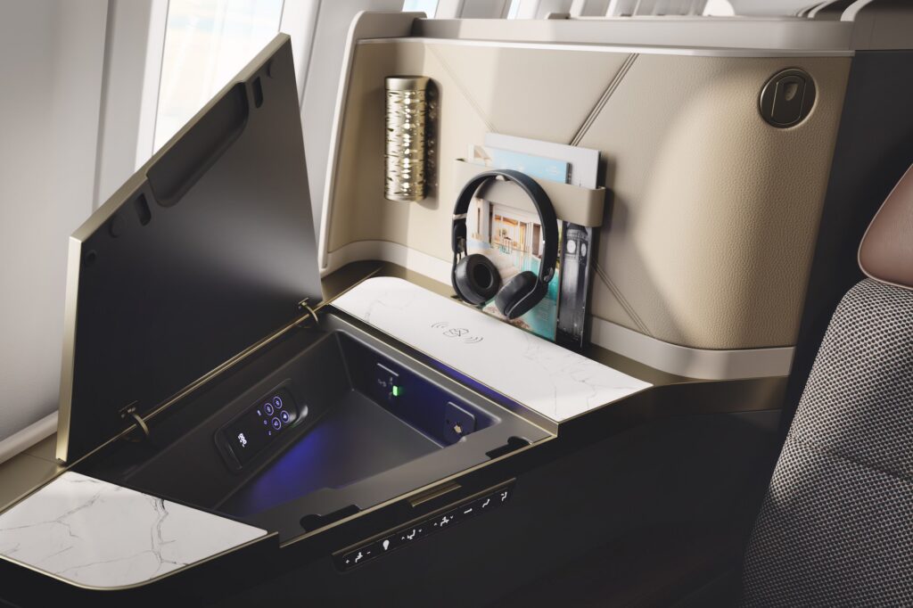 Etihad new business suites Dreamliner