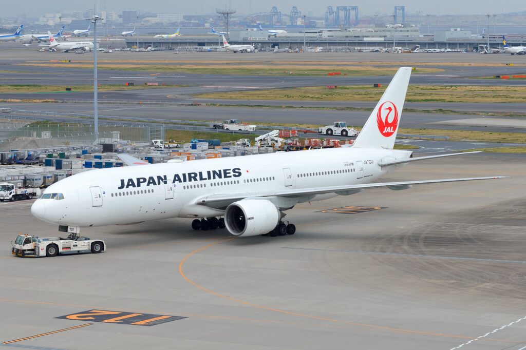 Japan Airlines bids farewell to its second-last Boeing 777-200ER