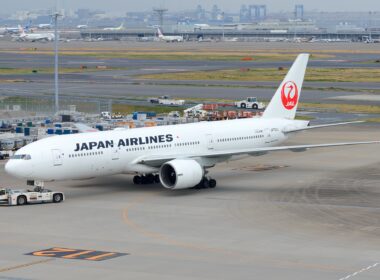 Japan Airlines bids farewell to its second-last Boeing 777-200ER