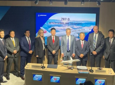Japan Airlines and Boeing sign deal for 787 Dreamliner aircraft