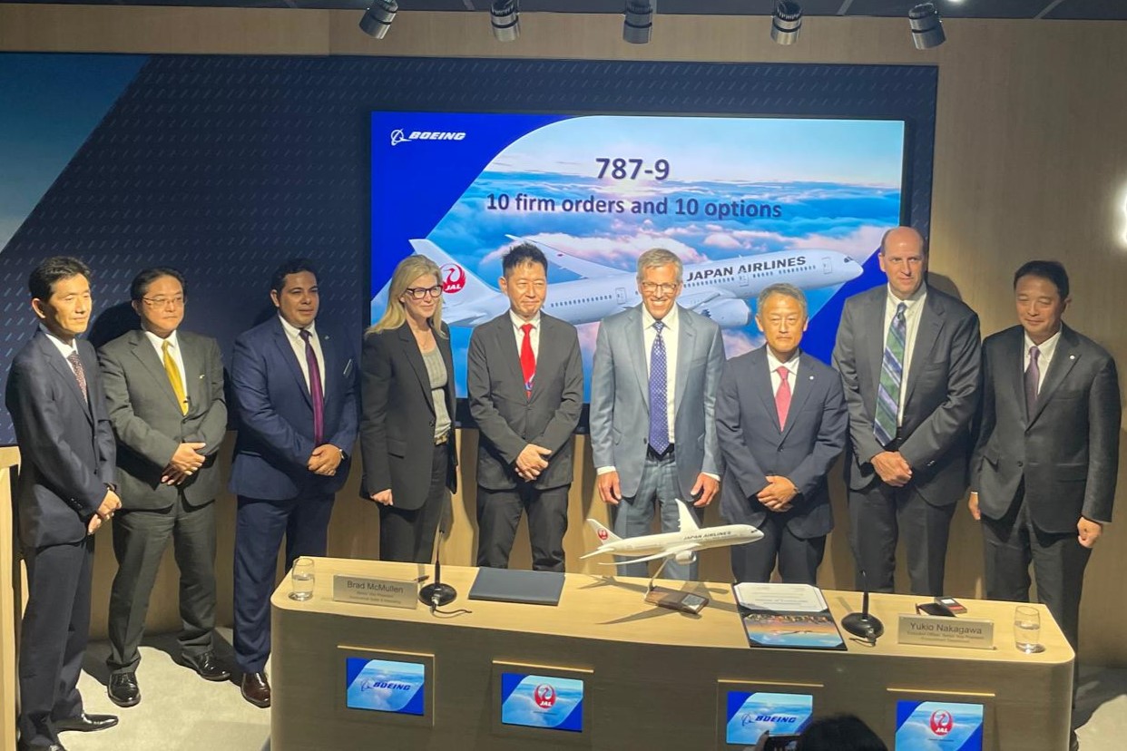 Japan Airlines orders up to 20 more Boeing 787 Dreamliners