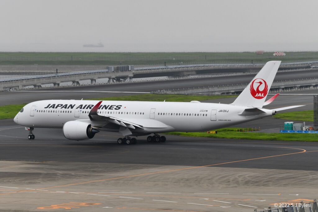 Japan Airlines Airbus A350 JA13XJ