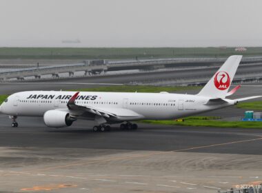 Japan Airlines Airbus A350 JA13XJ