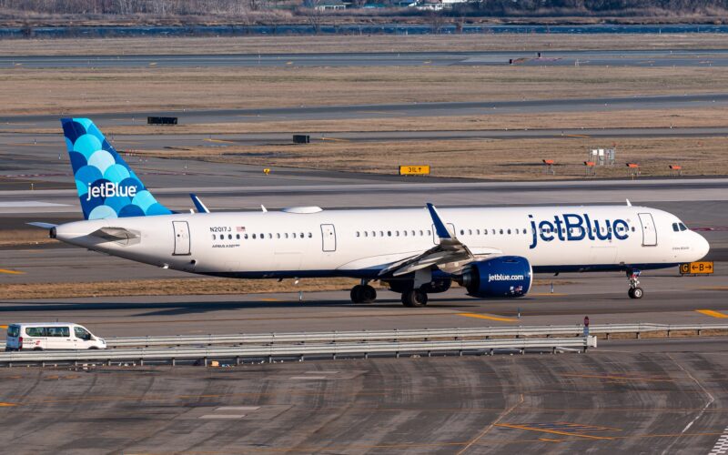 JetBlue formally launched its flights between the United States and Amsterdam
