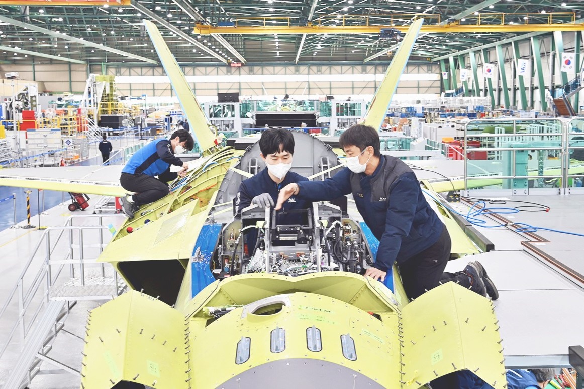 South Korea's KF-21 fighter production set to begin in 2024 - Vimarsana News