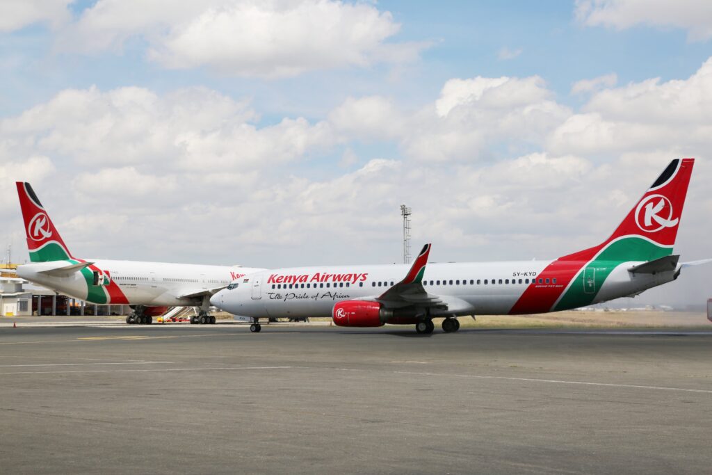 Kenya Airways Boeing 737-800 5Y-KYD, Boeing 777-300ER 5Y0KZZ