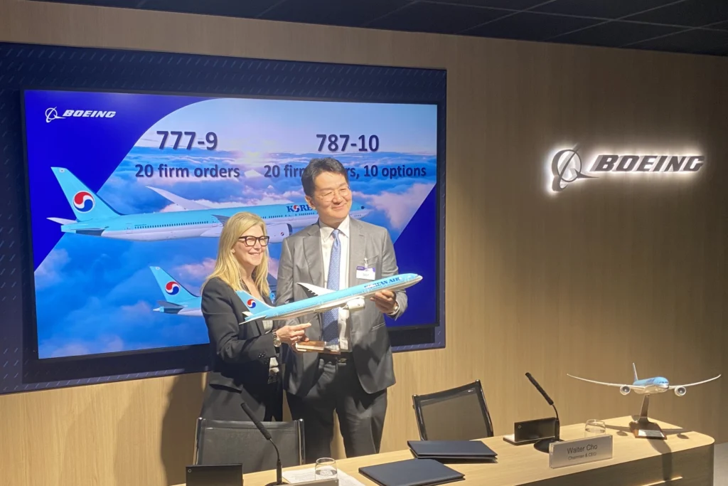 Korean Air and Boeing sign order for 787 10 and 777 9 widebody aircraft Korean Air and Boeing sign order for 787-10 and 777-9 widebody aircraft