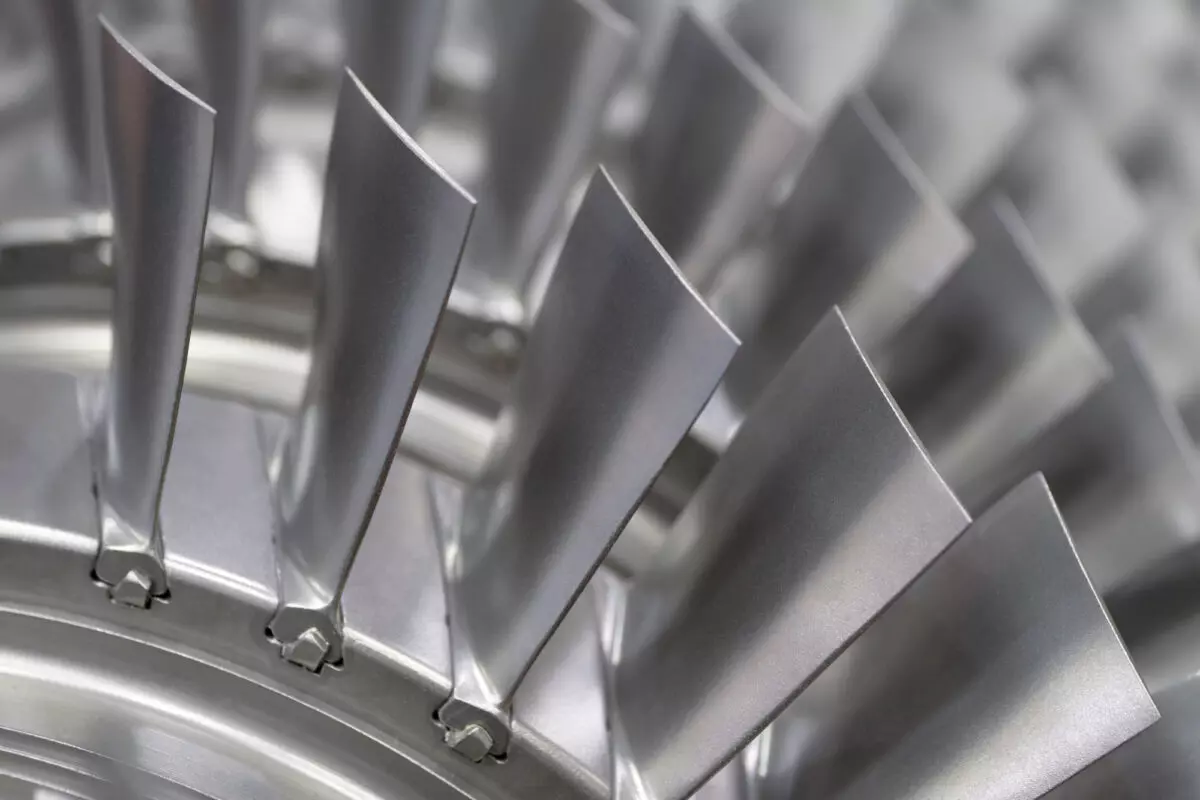 Low pressure compressor made of titanium