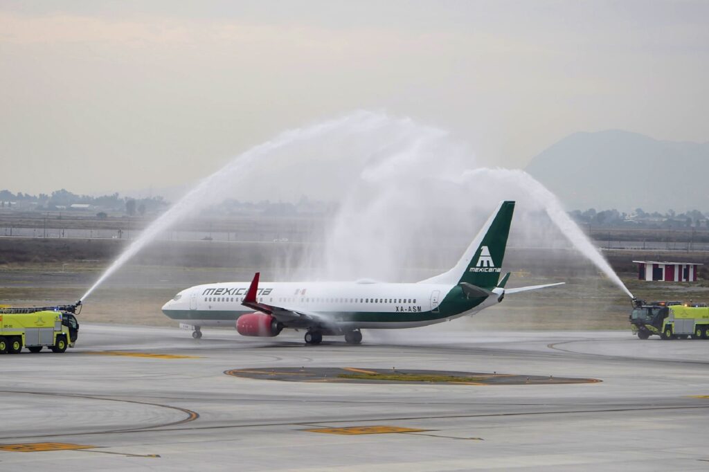 Mexicana inaugural flight