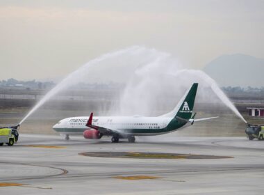 Mexicana inaugural flight