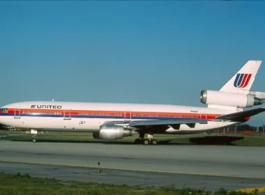 航空機・ヘリコプター 200 Aviation McDonnell Douglas DC-10-10 How a United crew landed an 'unflyable' DC-10 in 1989