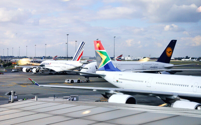 O.R. Tambo International Airport, international airlines Lufthansa, Air France A380, South African Airways A340