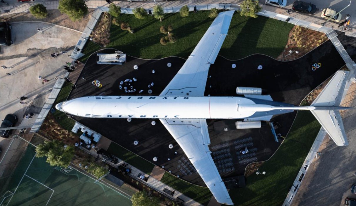 Restored former Olympic Airways Boeing 727 goes on display