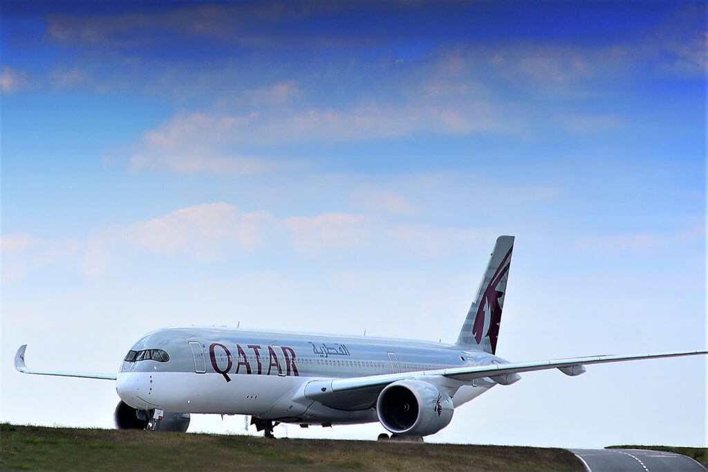 QATAR AIRWAYS Airbus A350