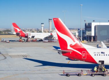 Qantas finalizes an agreement for nine Airbus A220 aircraft