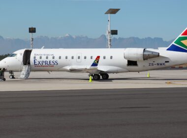 SA Express on the taxiway at Cape Town International Airport