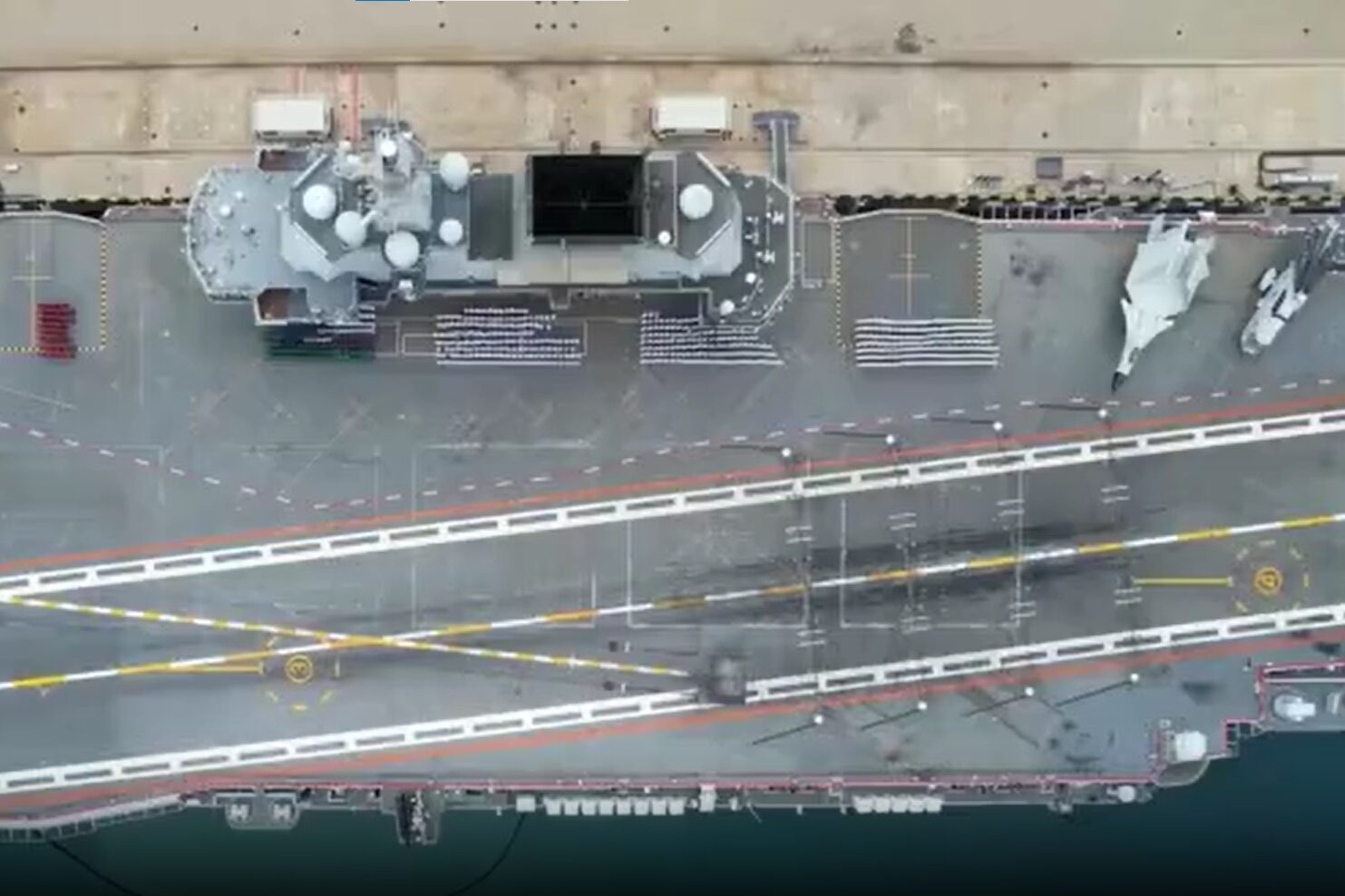 China deploys its new aircraft carrier to Taiwan Strait