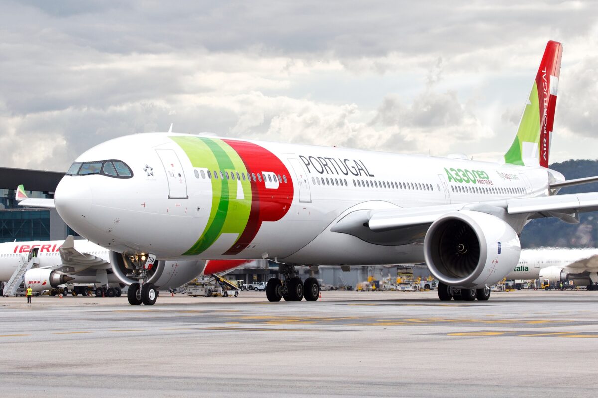 Lufthansa and IAG formalize interest in TAP Air Portugal stake as deadline looms