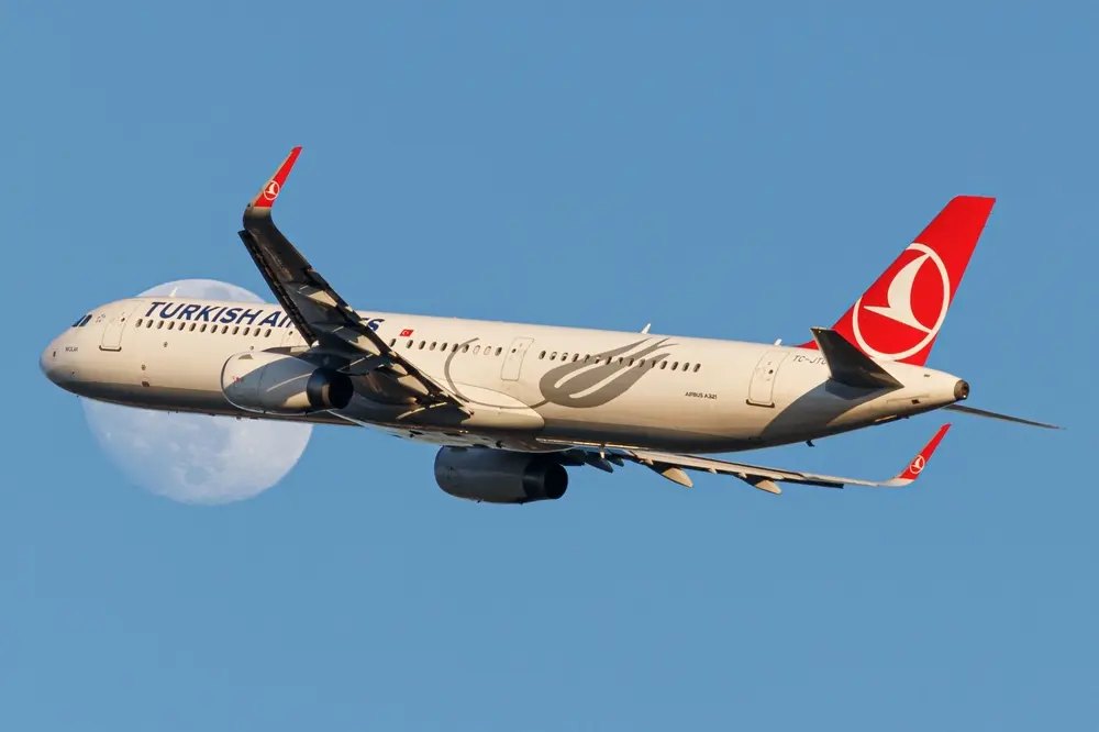Hamburg,,Germany,-,March,03,,2022,-,Turkish,Airlines,At