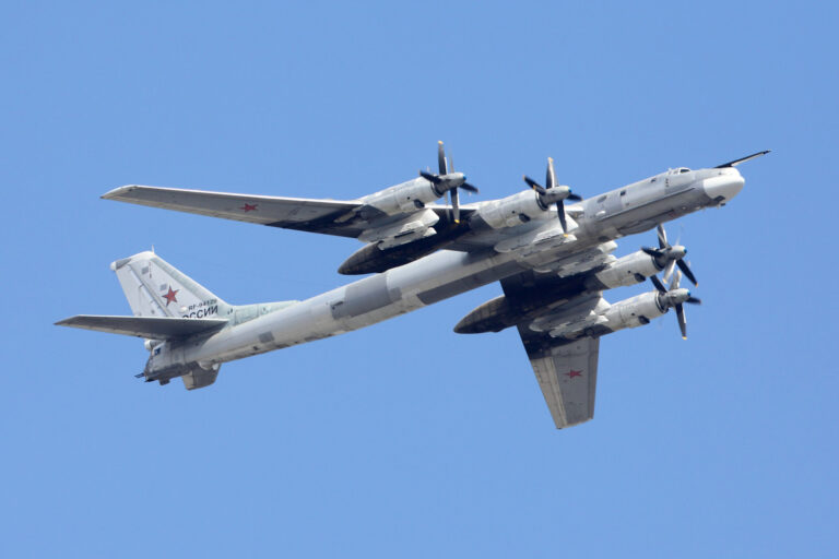 Tupolev Tu 95MSM Bear strategic bomber