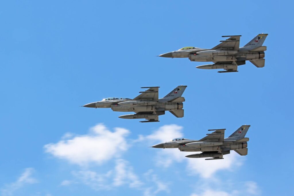 Turkish Air Force F-16 formation
