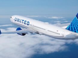 United 737 MAX 10