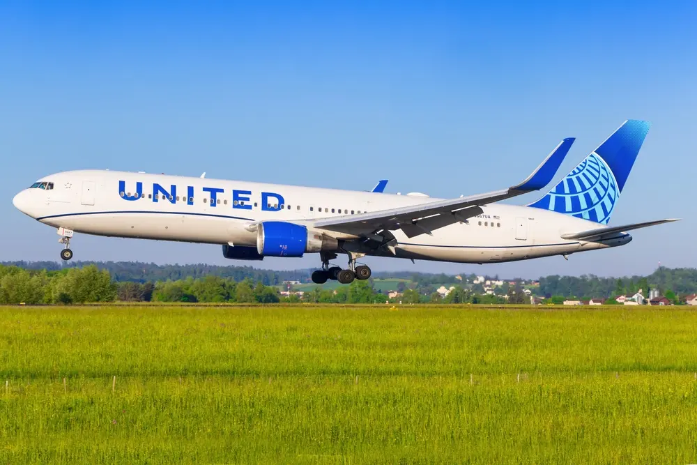 Zürich1Mai2024UnitedAirlineB767AirplaneAtZürich Zürich,,1,Mai,2024:,United,Airline,B767,Airplane,At,Zürich