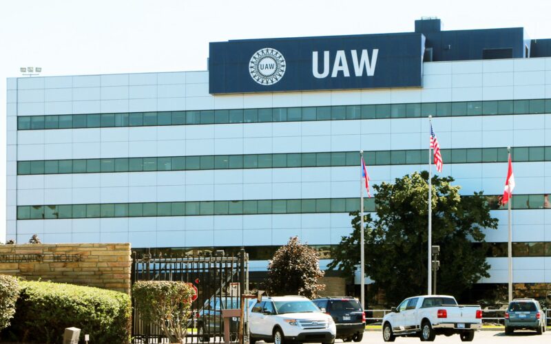 US-based pilot and flight attendant unions have express support to striking UAW employees