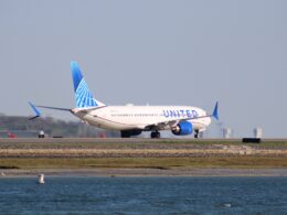 United Airlines Boeing 737 MAX landed on the rungway at PIT as the crew failed to distinguish between two parallel runways