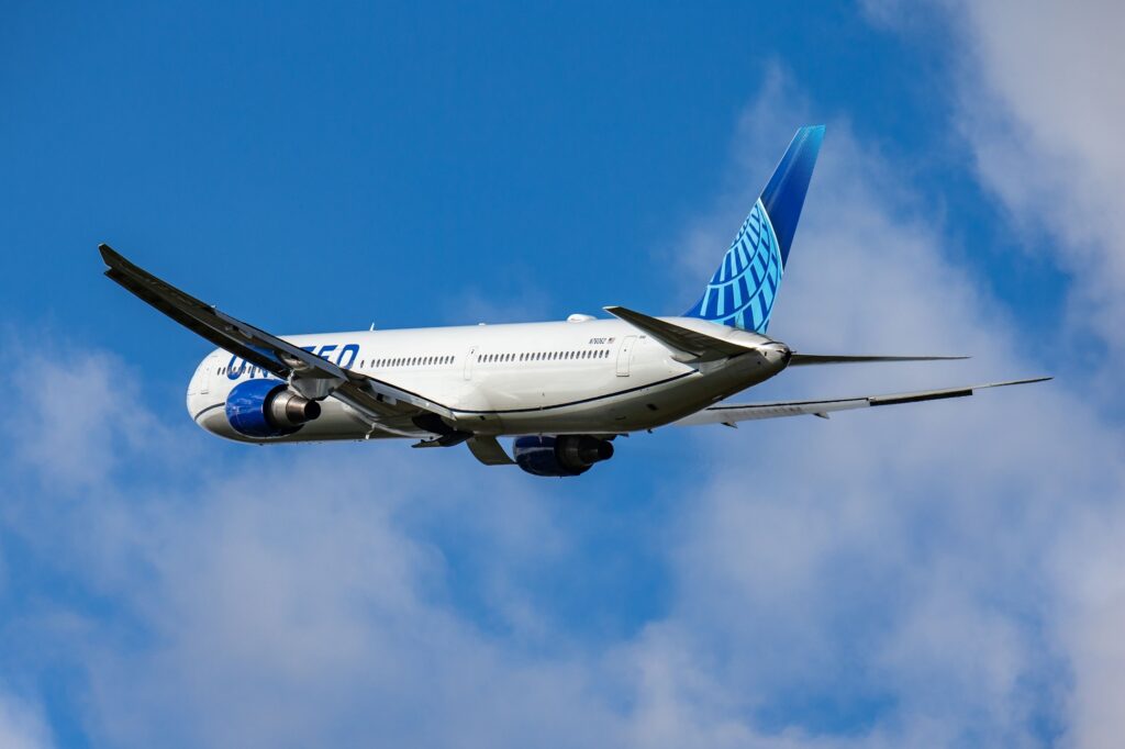 A United Airlines Boeing 767 sustained heavy damage to its fuselage after a hard landing at IAH