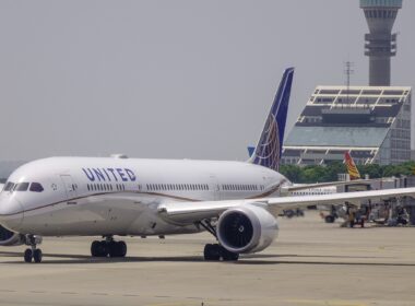 United Airlines wants the DOT to extend the waiver allowing it to not operate some flights to China