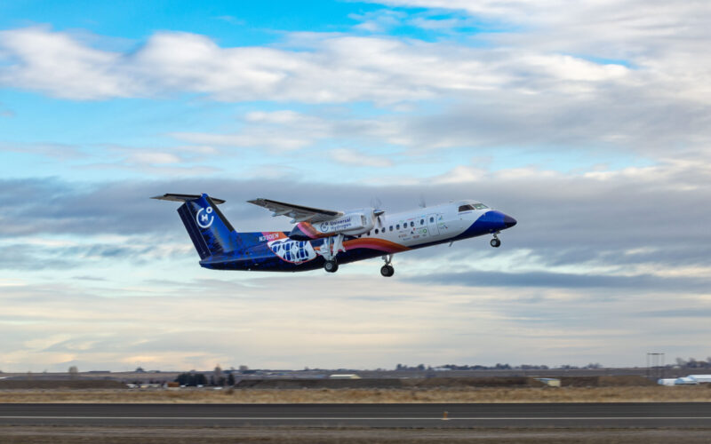 Universal Hydrogens De Haviland Canada Dash 8 300 took off for its second flight