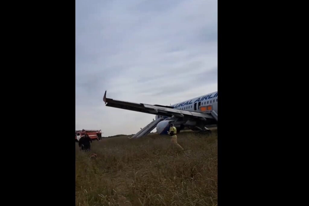 In the second time in four years, an Ural Airlines Airbus A320 was forced to land in a field in Russia