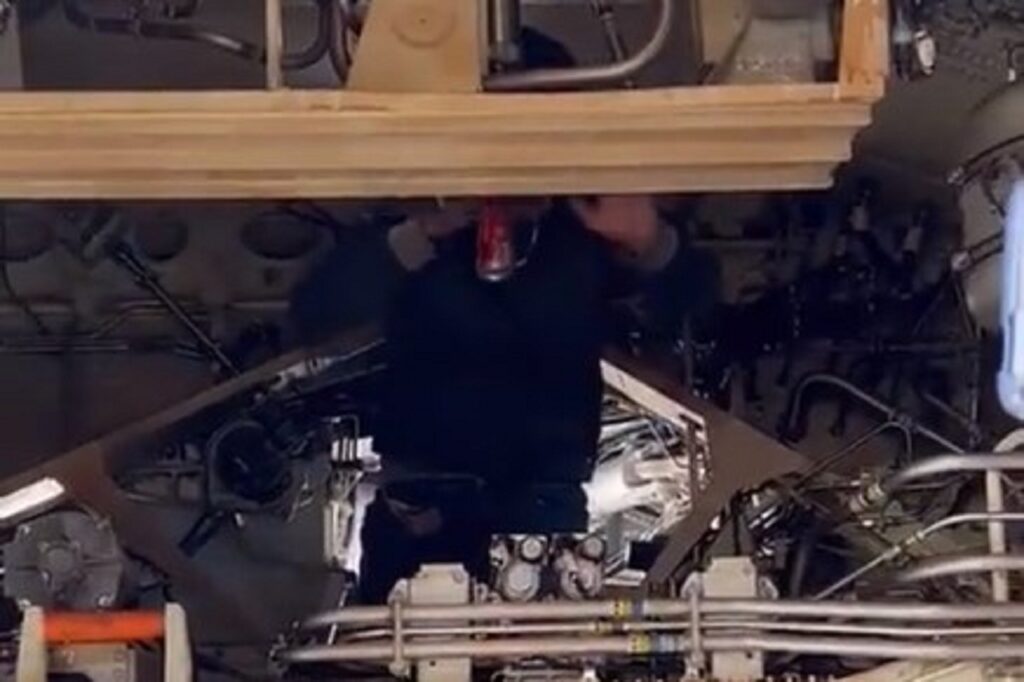 Volaris landing gear Mexico City Airport