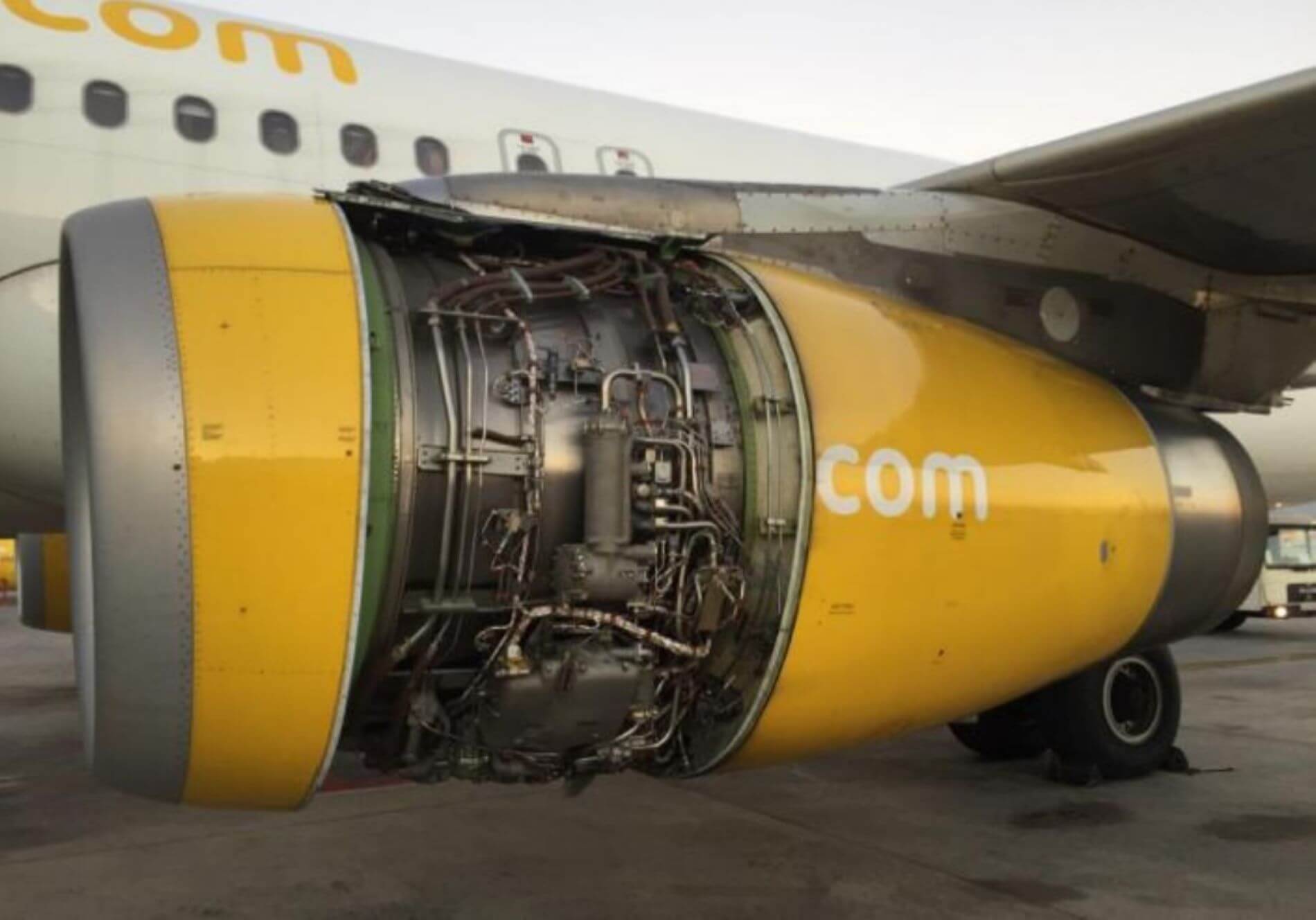 Airbus A320 without engine cowling AeroTime News