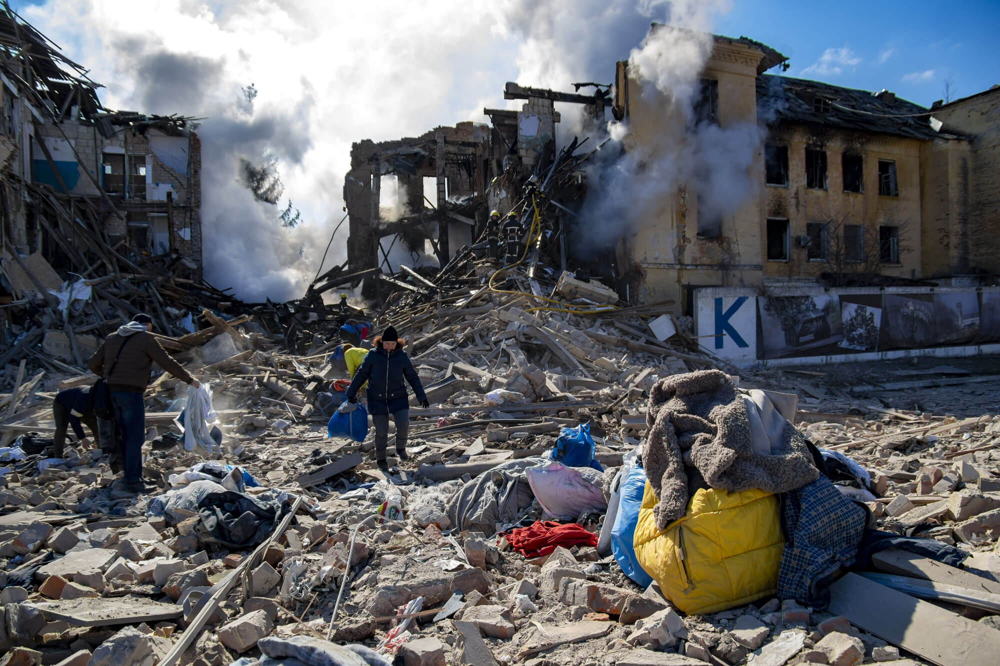 a_building_bombed_by_a_su-34_in_ukraine.jpg