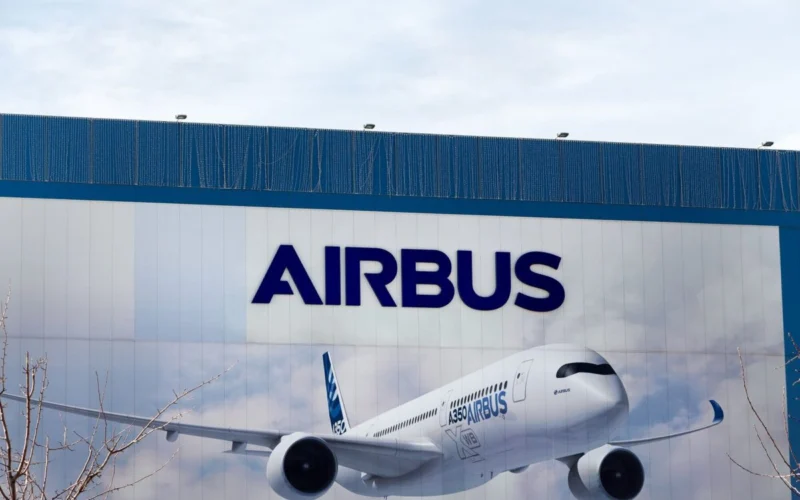 a_picture_of_an_airbus_a350_on_the_manufacturers_building_in_spain.jpg