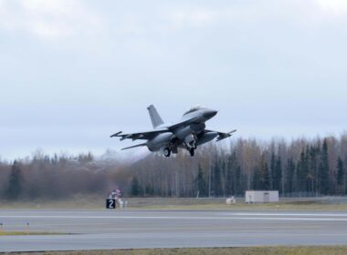 a_rokaf_kf-16_fighter_takes_off.jpg