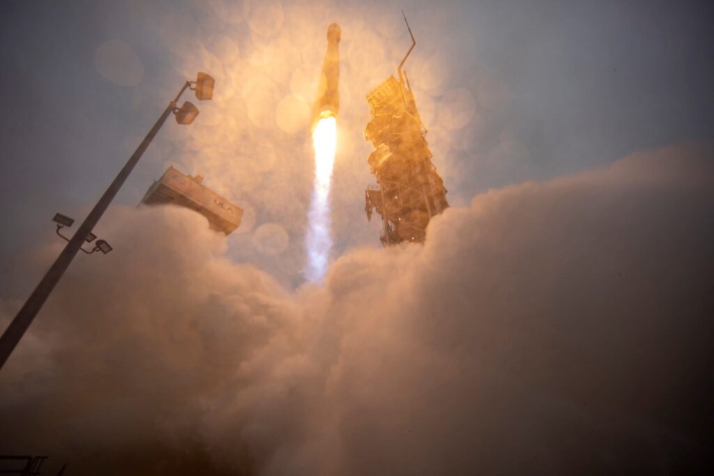 a_united_launch_alliance_ula_atlas_v_rocket_carrying_the_landsat_9_mission_for_nasa_lifts_off_from_space_launch_complex-3_on_sept._27-1.jpg