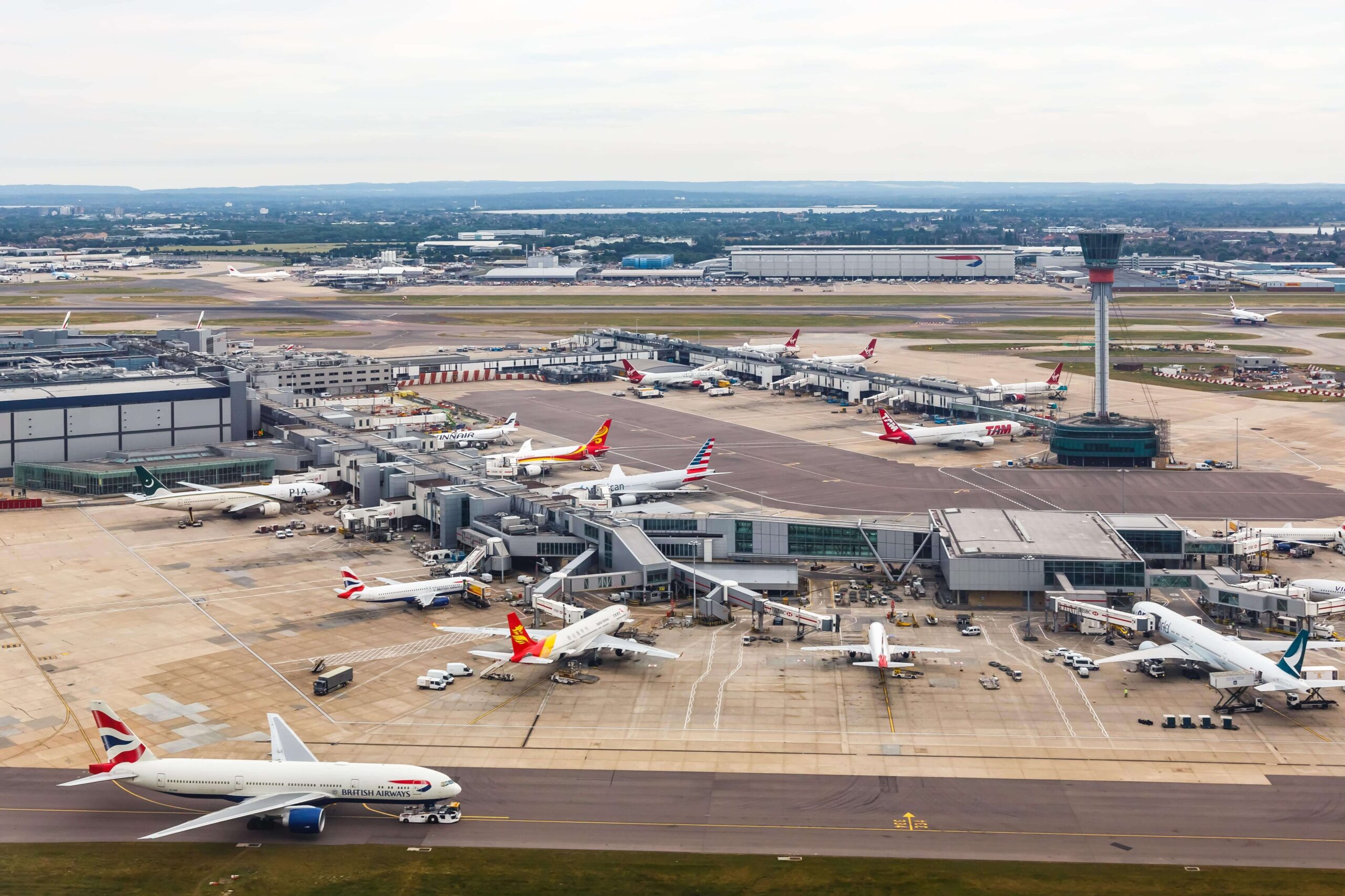 aerial_photo_of_terminal_3_at_london_heathrow_airport_lhr_in_the_united_kingdom..jpg