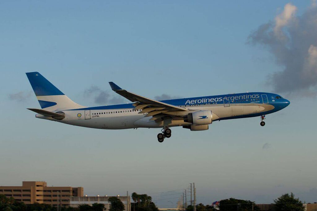 aerolineas argentinas airbus a330 200jpg aerolineas_argentinas_airbus_a330-200.jpg