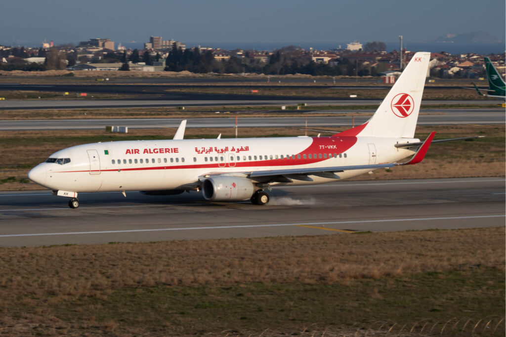 air_algerie_737-800_at_istanbul.jpg